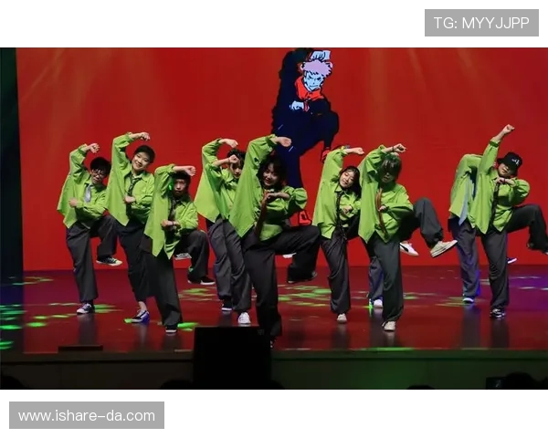 南京街舞队与上海街舞队赛后复盘探讨灵活性表现与战术对比分析 南京街舞队与上海街舞队赛后复盘探讨灵活性表现与战术对比分析