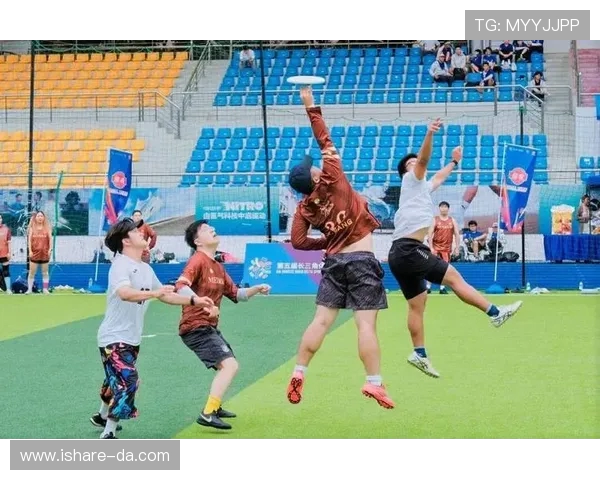 武汉飞盘队实力引发热议运动员表现与团队合作成焦点