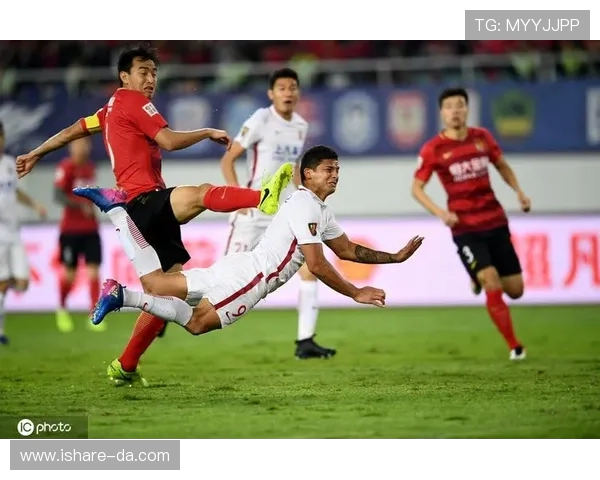 恒大与大阪的巅峰对决回顾2018年亚洲冠军联赛精彩瞬间