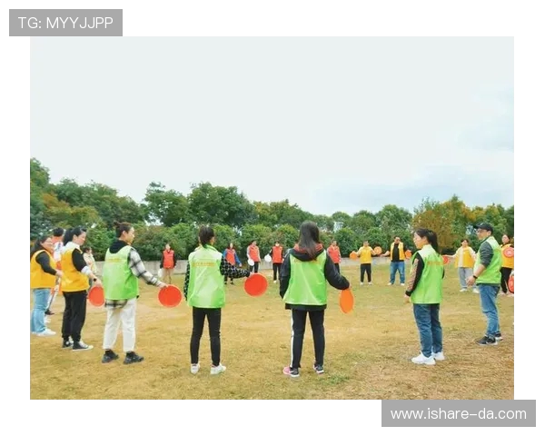 飞盘运动新风潮南京飞盘队展现灵活性与团队精神的完美结合