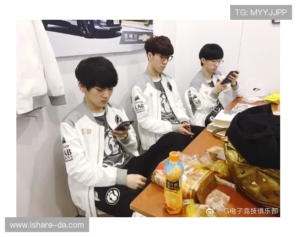 和平精英战术解析：IG战队中路突破策略全揭秘