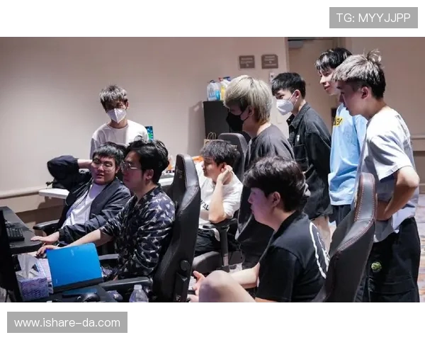 和平精英焦点分析：JDG战队实力与战术深度探讨