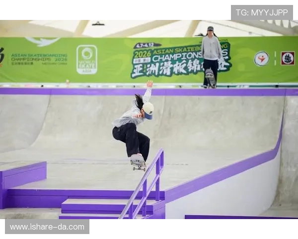 成都滑板队在攀岩联赛中的速度表现分析与点评